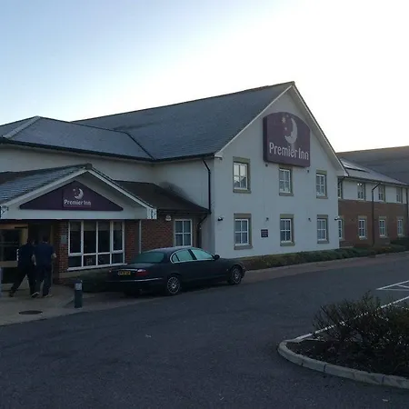Premier Inn Peterborough North-2