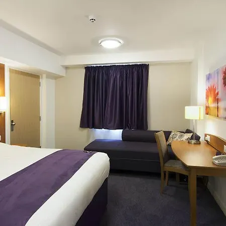 Premier Inn Grantham-2
