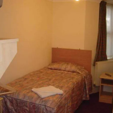 Channins Hounslow Hotel-2