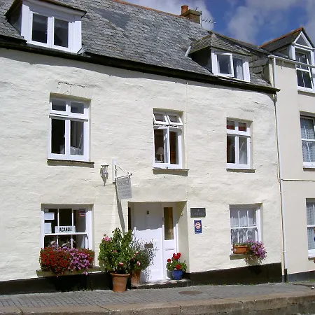 Cyntwell Guest Accommodation-3