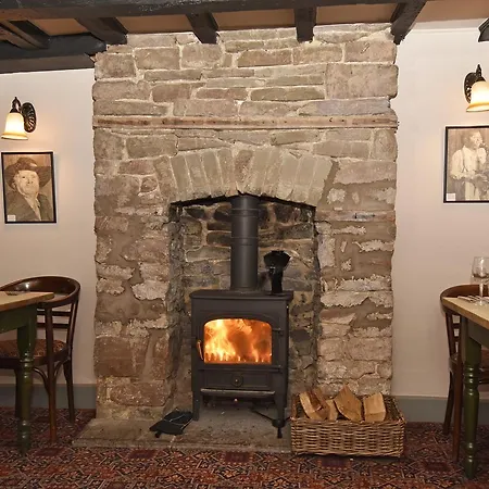 The Old Black Lion-3