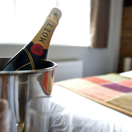 The Cayley Arms Inn-2