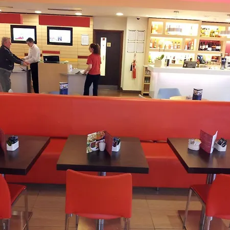 Ibis Gloucester-3