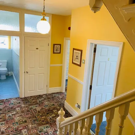 Rockleaze Guesthouse-2