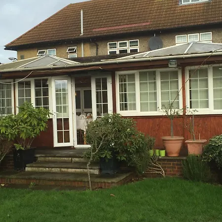 Colnbrook Lodge Guest House-3