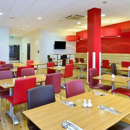 Travelodge Aberdeen Central Justice Mill Lane-3