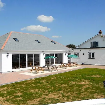 Newperran Holiday Resort By Away Resorts-3