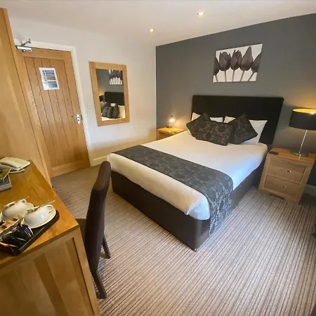 The Three Horseshoes Hotel-2