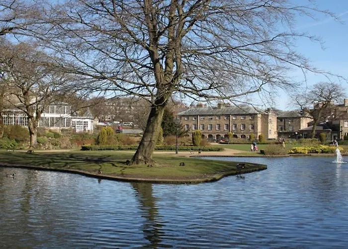 No 6 The Square Tearooms & Accommodation