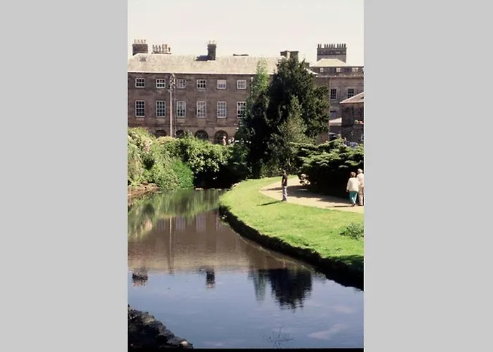 No 6 The Square Tearooms & Accommodation