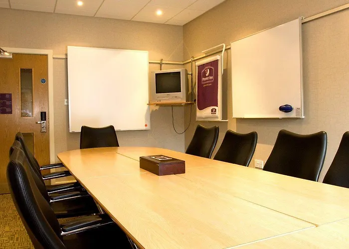 Premier Inn Castleford - Xscape, M62, Jct 32