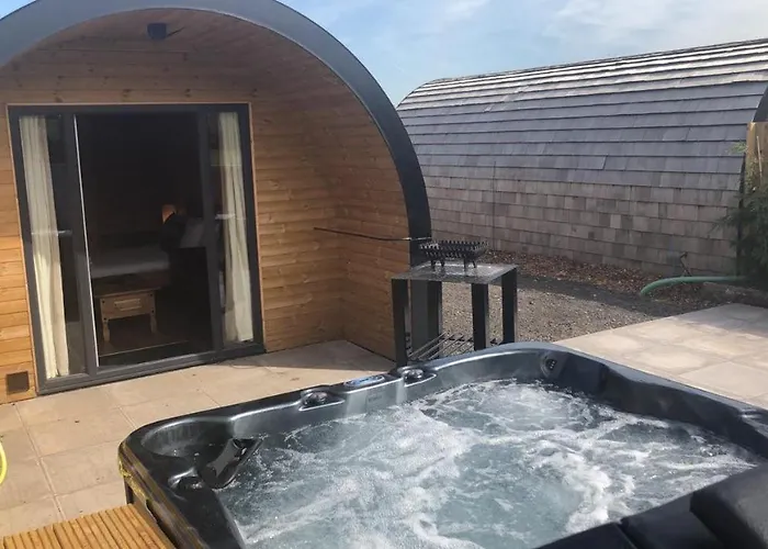 Superior Glamping Pod With Hot Tub
