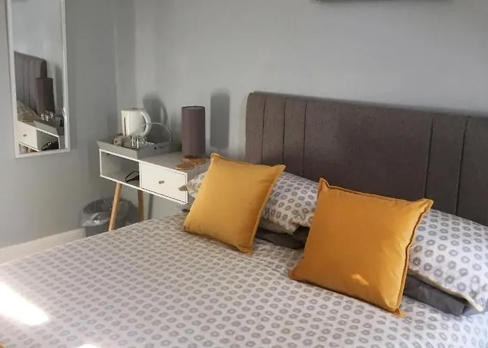 Bridgeside Guest House