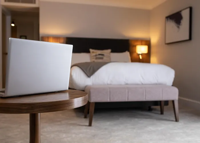 Voco Oxford Thames By Ihg Hotel Kennington 