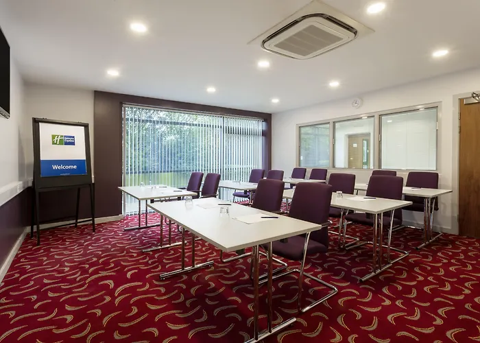 Holiday Inn Express Dunstable By Ihg