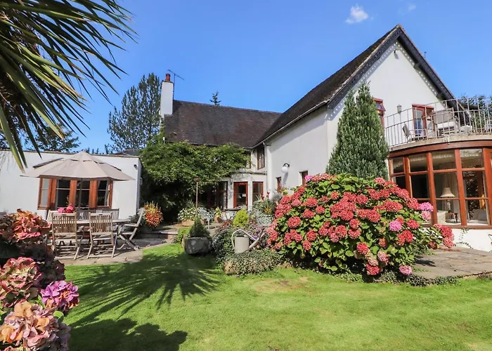 Mickle Trafford Manor Villa Chester