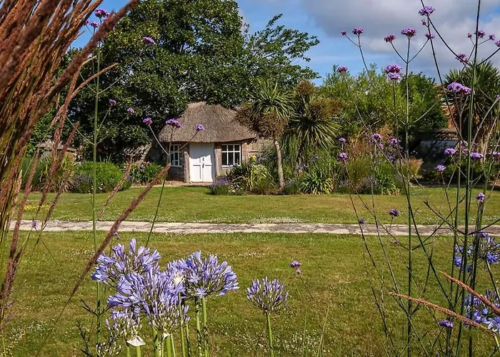 The Beach House-Devon- On The Beach- Sleeps 20