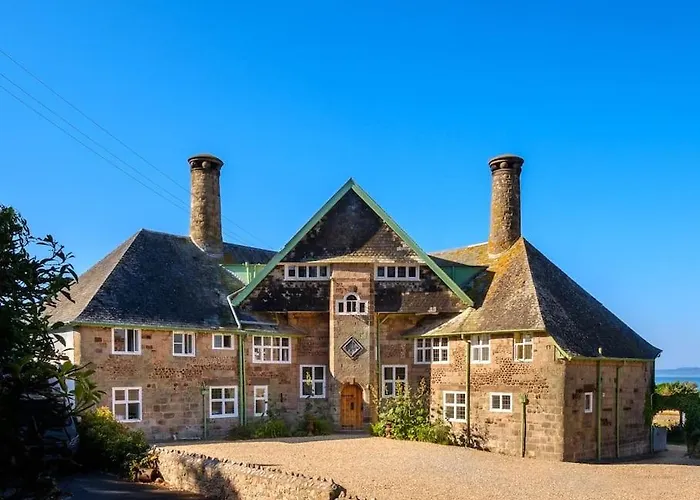 The Beach House-Devon- On The Beach- Sleeps 20