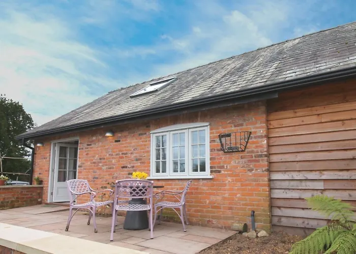 The Hayloft - Cheshire Villa Crewe