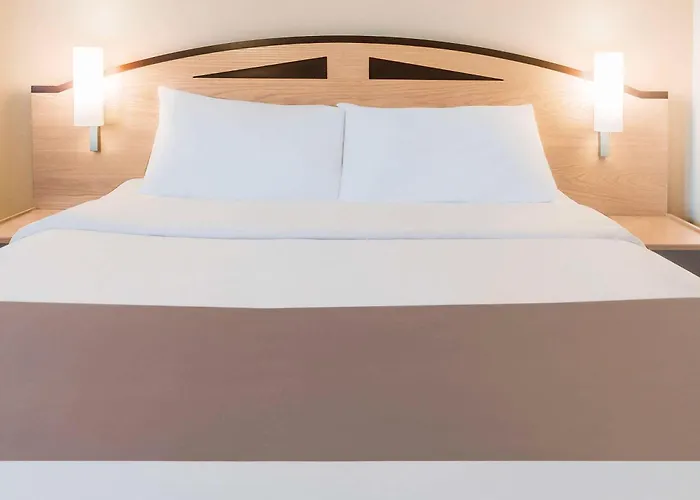 Ibis Chesterfield Centre - Market Town