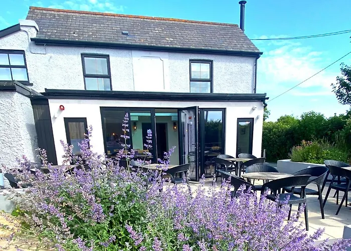 The Roost On Rock Road Hotel Barry