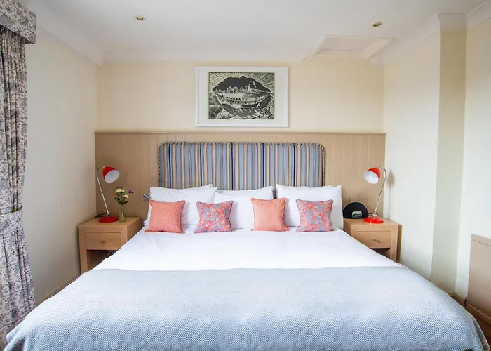 Crown Hotel