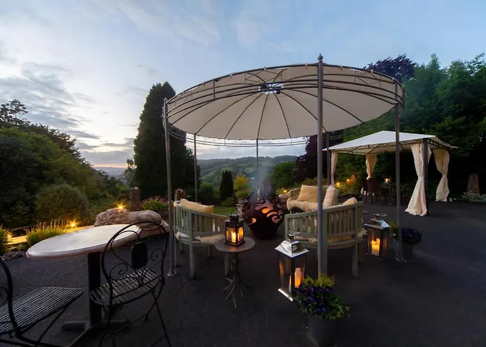Burleigh Court Hotel