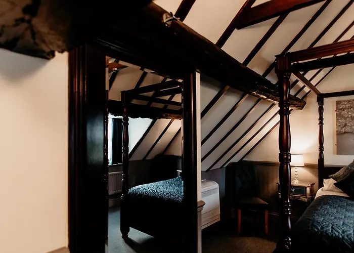 Oak Farm Hotel
