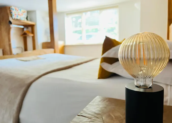 Cottage Lodge Hotel