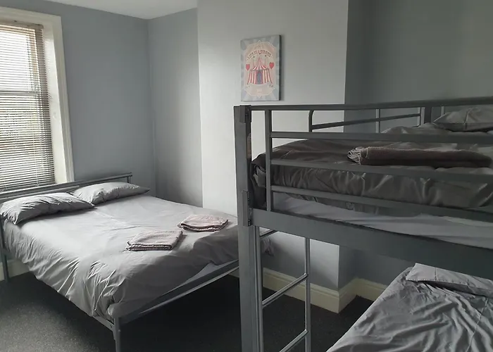 Blackpool North Close To Station - With Free Car Parking