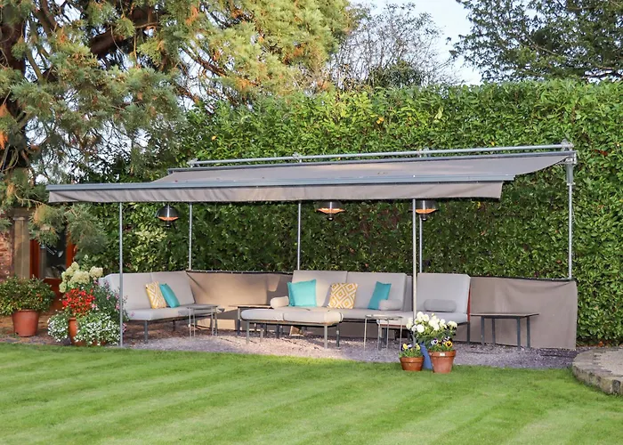 Mickle Trafford Manor Villa Chester