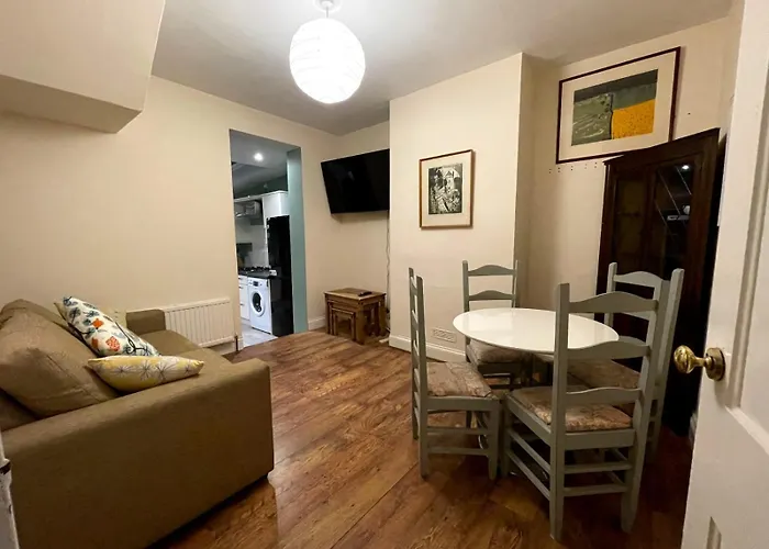The Claude House Hotel Bath