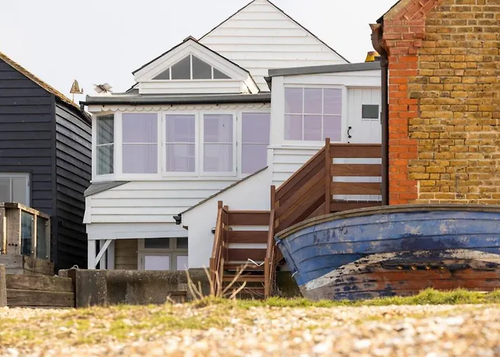 Stag Cottage, Sea Wall
