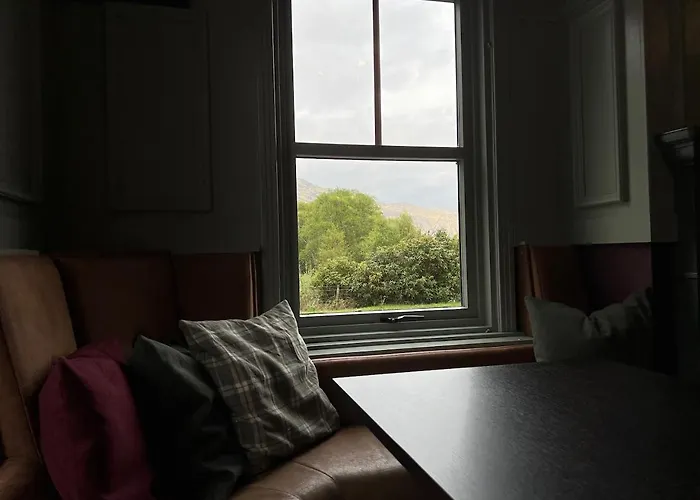 Lochailort Inn