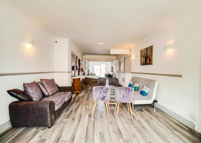 Eastbourne Lodge