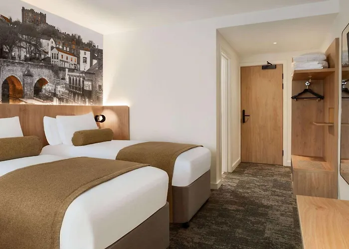 Super 8 By Wyndham Durham Hotel