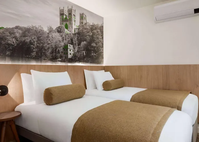 Super 8 By Wyndham Durham Hotel