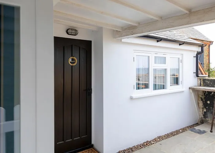 Stag Cottage, Sea Wall