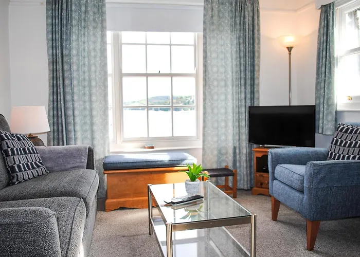 8B Fore Street Salcombe