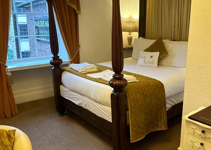Parlors Hall Hotel