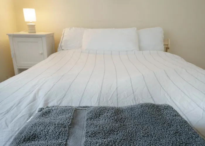 2 Bedroom Central House