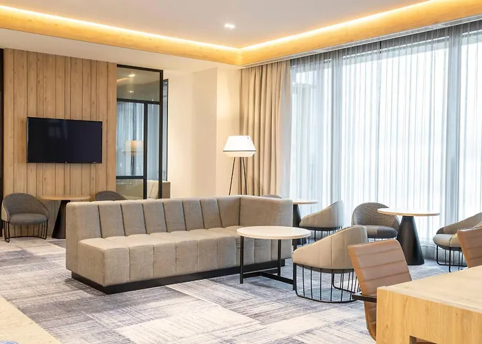 Courtyard By Marriott Inverness Airport