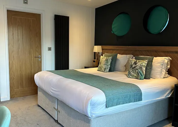Rooms At Penarth Marina