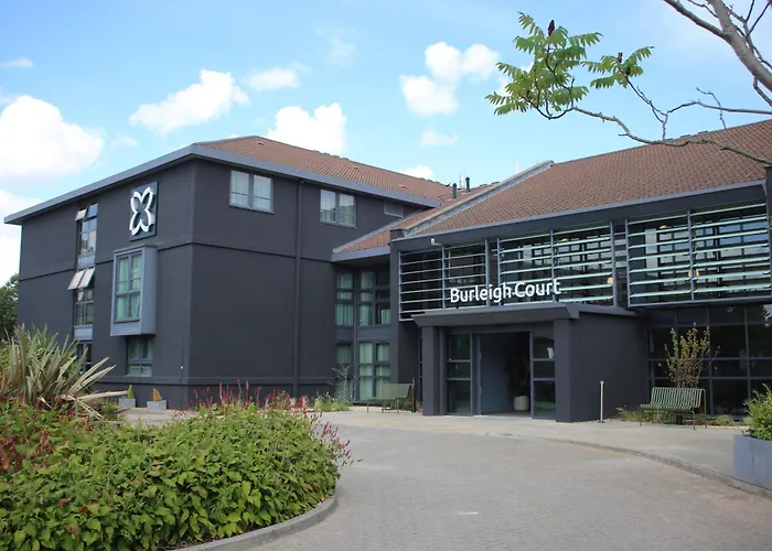 Burleigh Court Hotel And Leisure