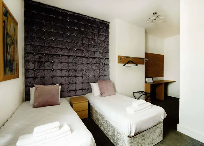 Hotels 24-7 - The Old Victoria Hotel