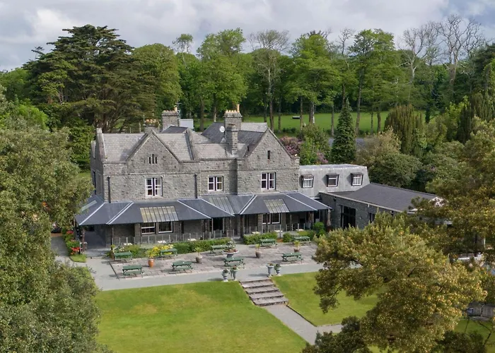 Bron Eifion Hotel