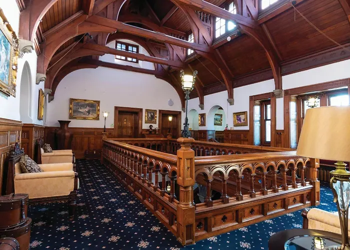 Bron Eifion Hotel