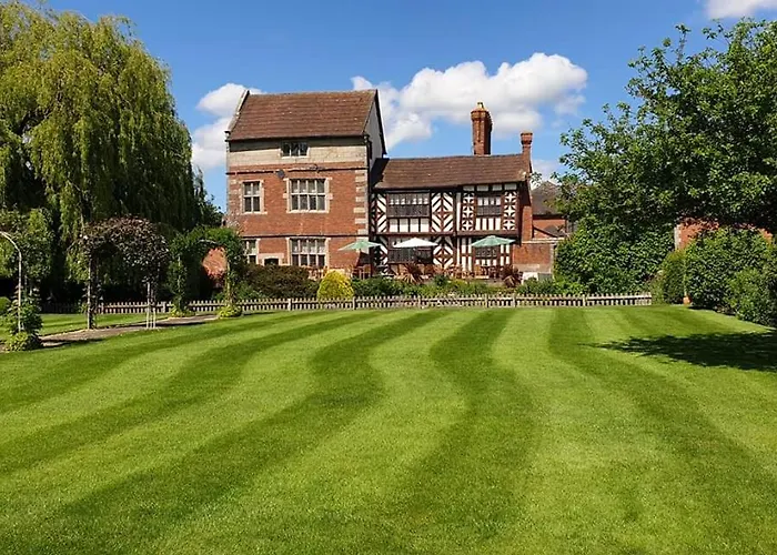 Albright Hussey Manor