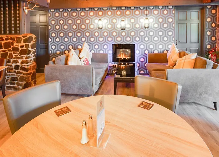 Oyo Lamphey Hall