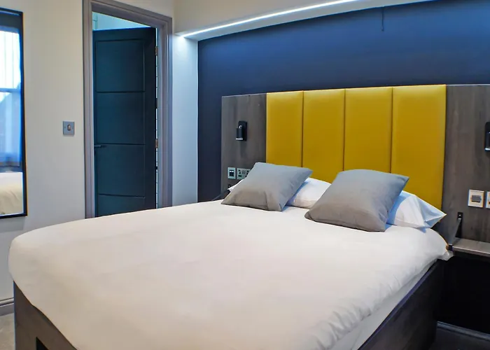 Oyo Tamworth Arms Boutique Pub & Hotel